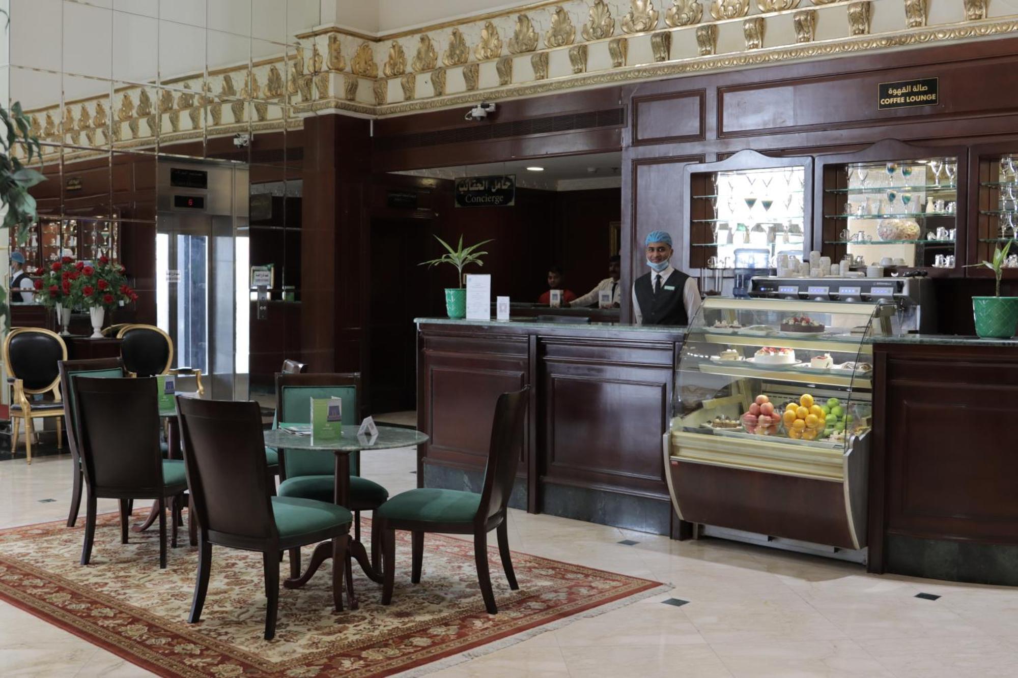 Habitat All Suites, Ель-Хубар Екстер'єр фото The lobby of the hotel