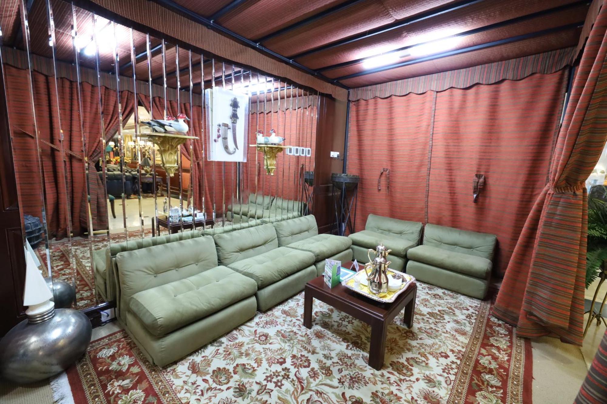 Habitat All Suites, Ель-Хубар Екстер'єр фото A private room at a karaoke box