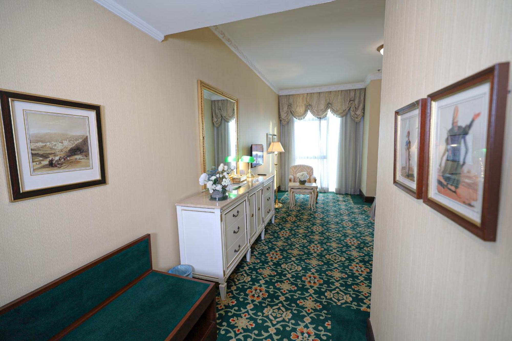Habitat All Suites, Ель-Хубар Екстер'єр фото Interior of the hotel