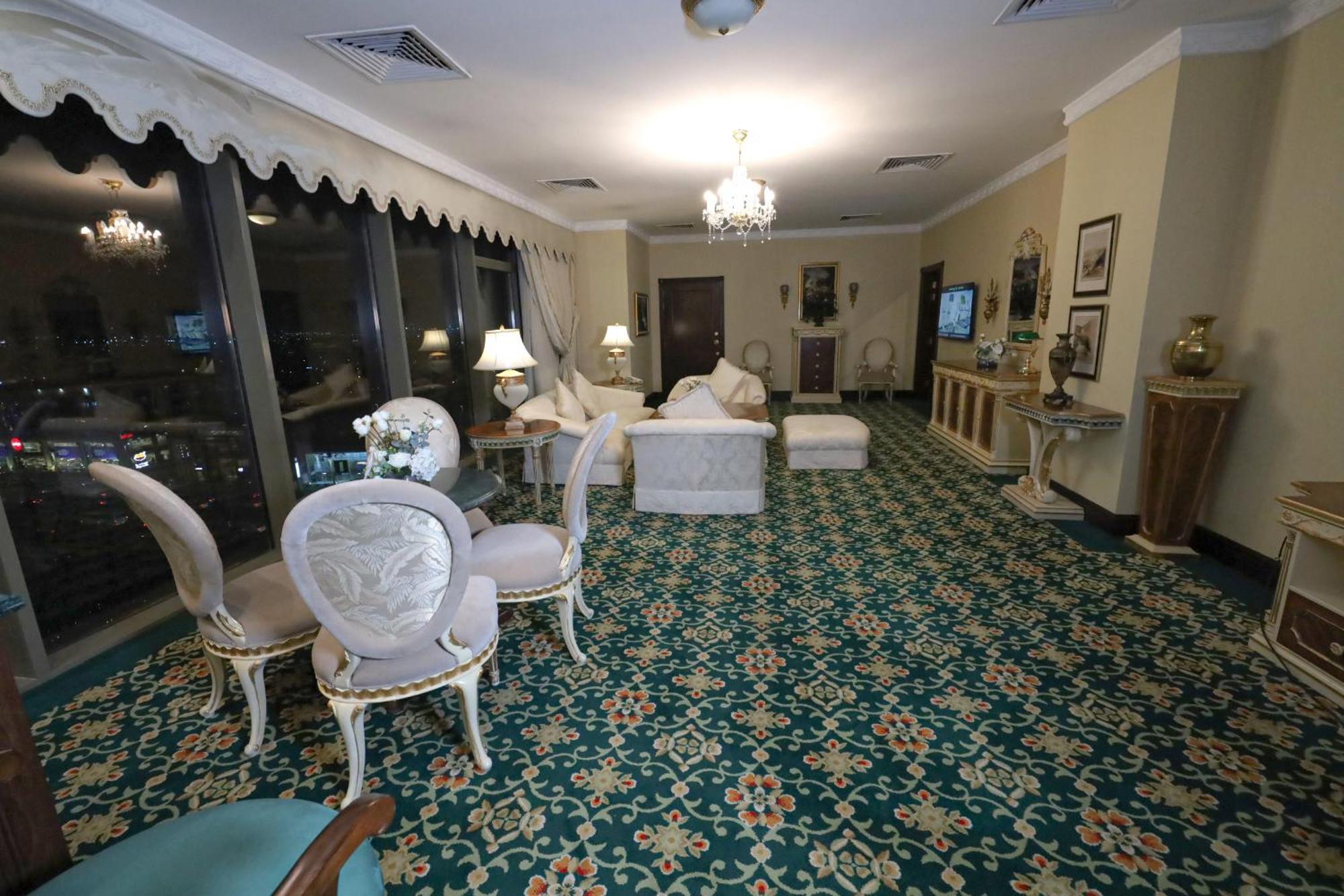 Habitat All Suites, Ель-Хубар Екстер'єр фото A suite at the hotel